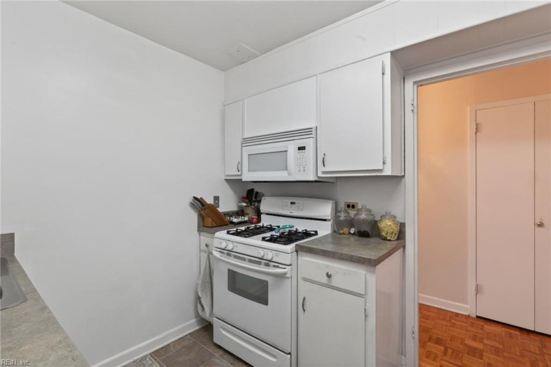 Photo 18 of 50 residential for sale in Norfolk virginia