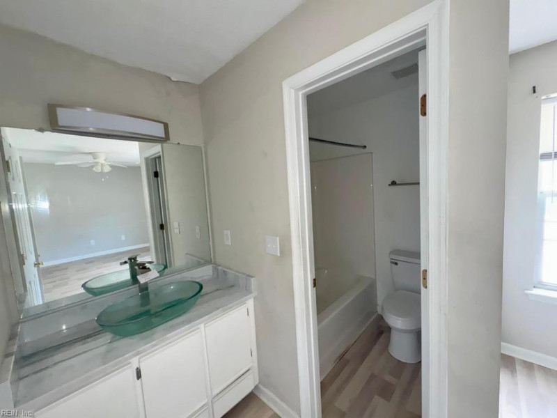 Photo 10 of 15 residential for sale in Portsmouth virginia