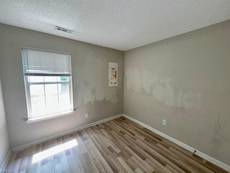 Photo 14 of 15 residential for sale in Portsmouth virginia