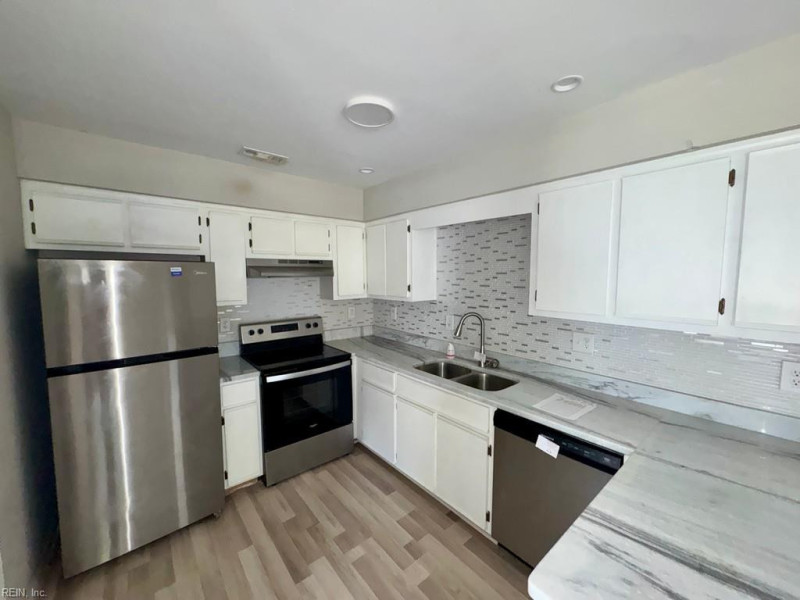 Photo 7 of 15 residential for sale in Portsmouth virginia