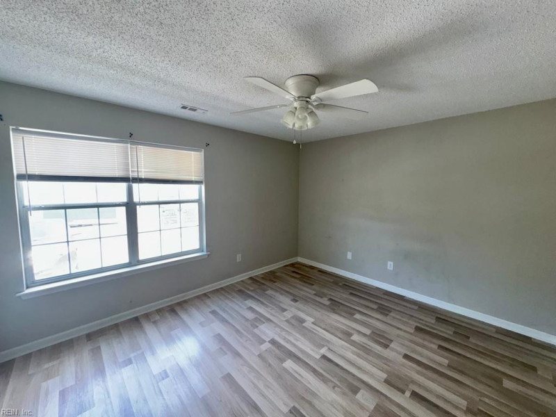 Photo 8 of 15 residential for sale in Portsmouth virginia