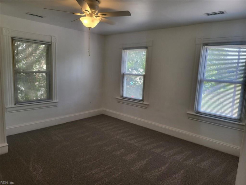 Photo 14 of 18 residential for sale in Hampton virginia