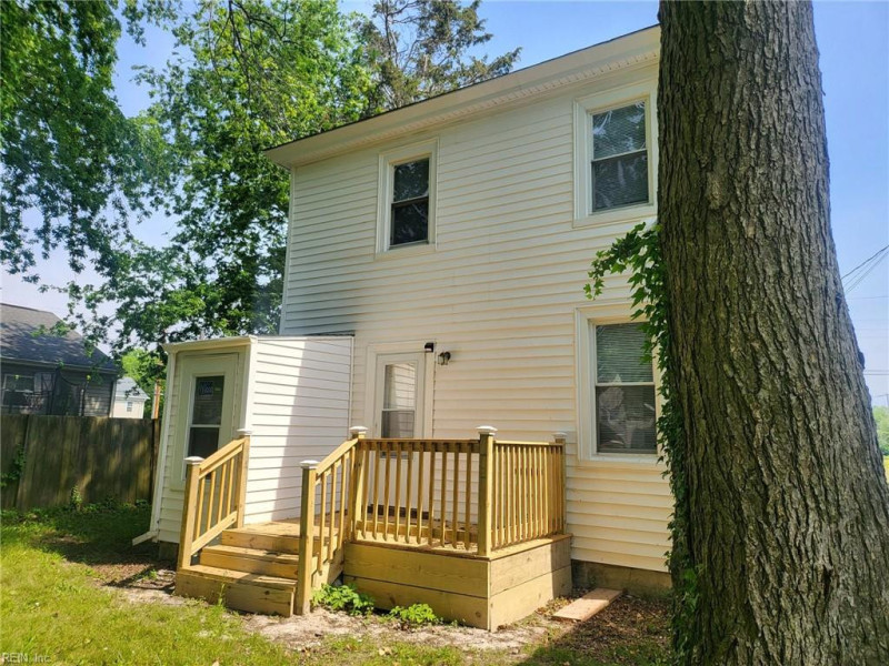 Photo 2 of 18 residential for sale in Hampton virginia