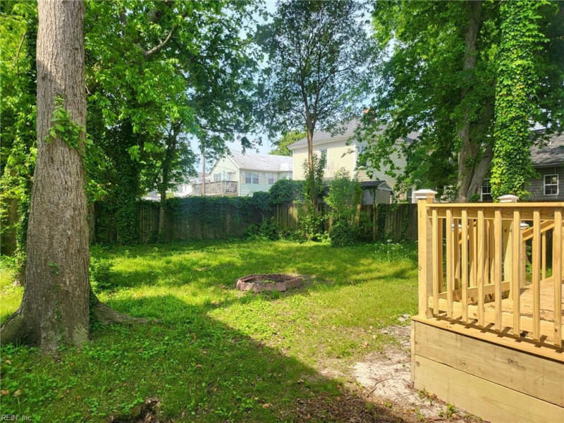 Photo 3 of 18 residential for sale in Hampton virginia