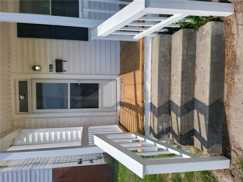 Photo 4 of 18 residential for sale in Hampton virginia