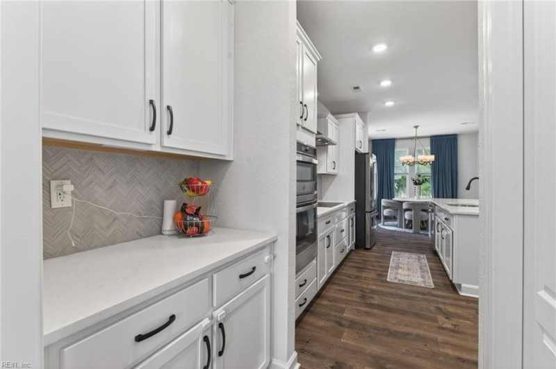 Photo 7 of 32 residential for sale in Suffolk virginia