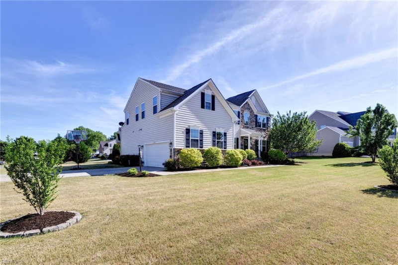 Photo 3 of 46 residential for sale in James City County virginia