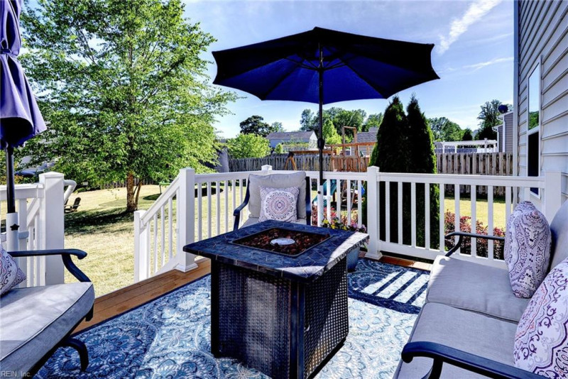 Photo 9 of 46 residential for sale in James City County virginia