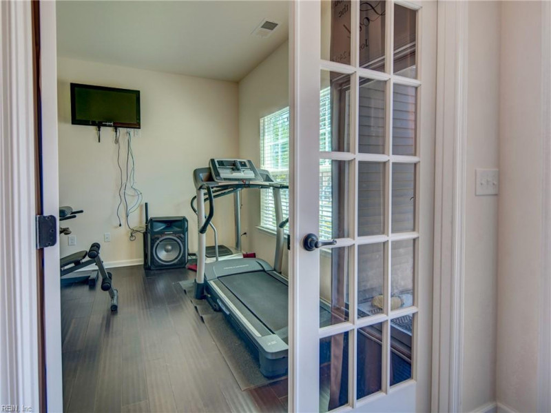Photo 10 of 50 residential for sale in Chesapeake virginia
