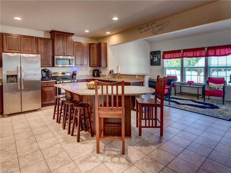 Photo 14 of 50 residential for sale in Chesapeake virginia