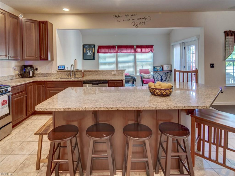 Photo 18 of 50 residential for sale in Chesapeake virginia