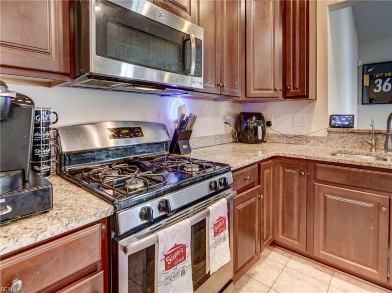 Photo 19 of 50 residential for sale in Chesapeake virginia