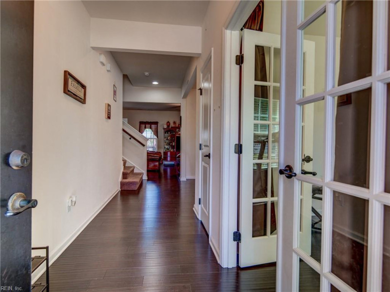 Photo 8 of 50 residential for sale in Chesapeake virginia