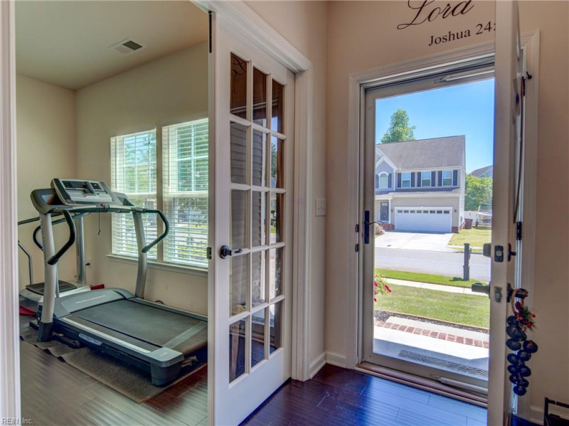 Photo 9 of 50 residential for sale in Chesapeake virginia