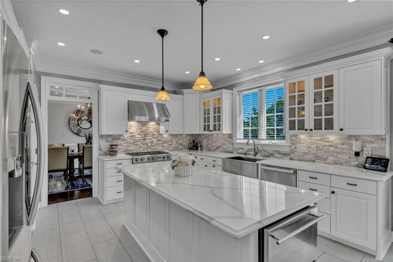 Photo 10 of 33 residential for sale in Chesapeake virginia