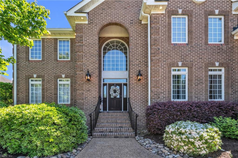 Photo 3 of 33 residential for sale in Chesapeake virginia