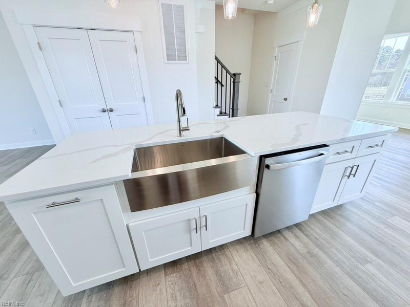 Photo 3 of 33 residential for sale in Chesapeake virginia