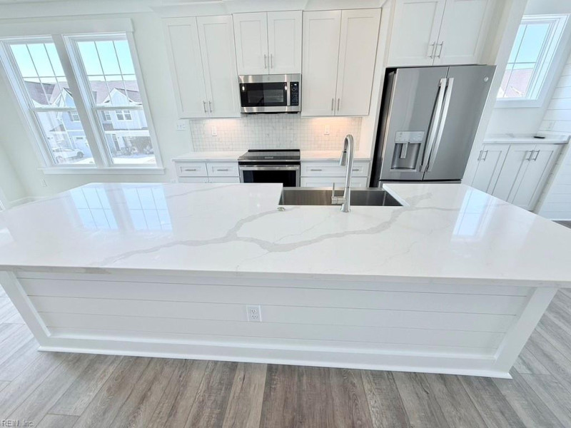 Photo 7 of 33 residential for sale in Chesapeake virginia