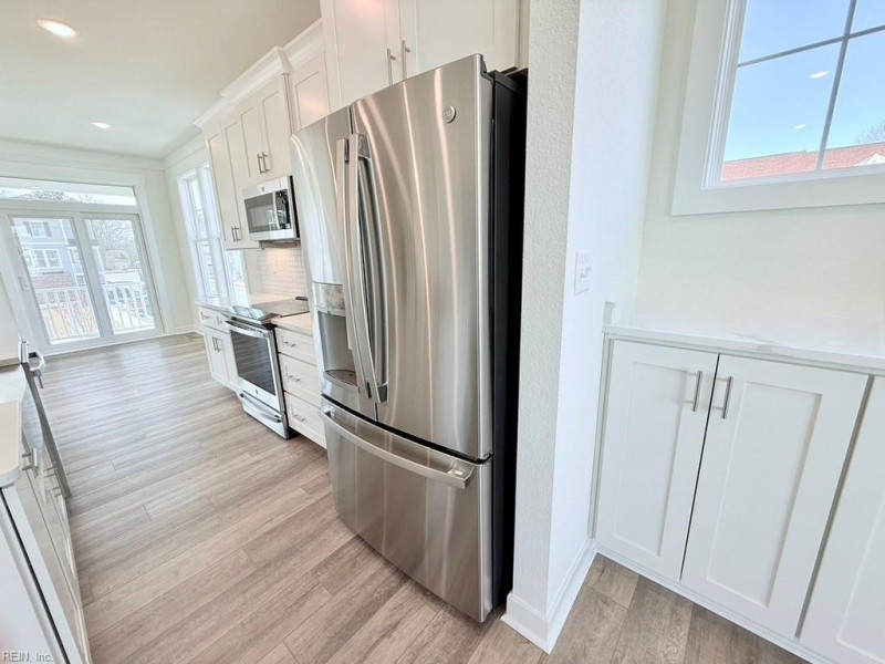 Photo 8 of 33 residential for sale in Chesapeake virginia
