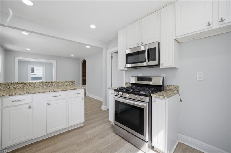 Photo 12 of 49 residential for sale in Norfolk virginia
