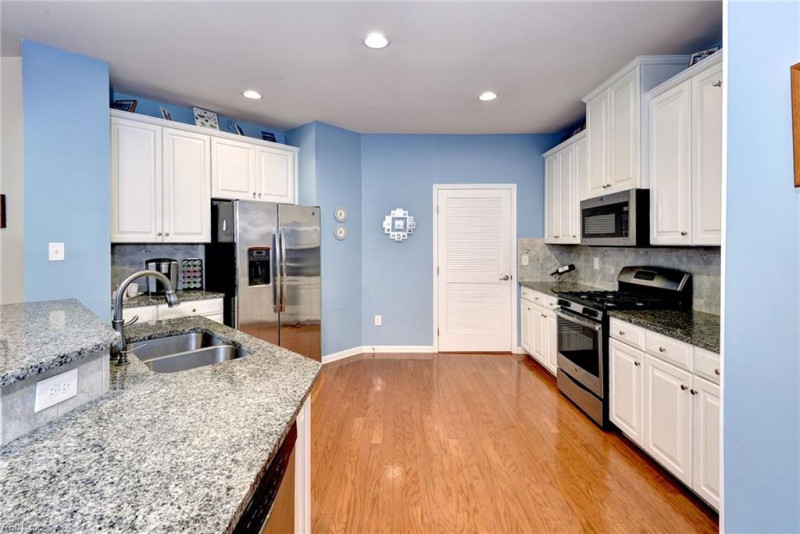Photo 7 of 49 residential for sale in James City County virginia