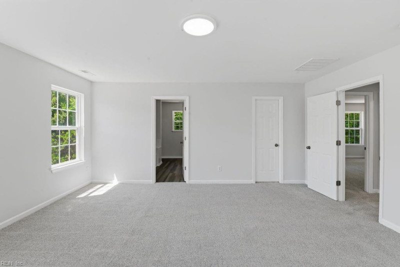 Photo 12 of 35 residential for sale in Gloucester County virginia