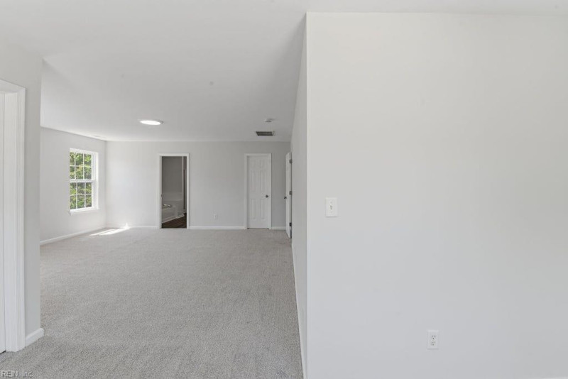 Photo 14 of 35 residential for sale in Gloucester County virginia