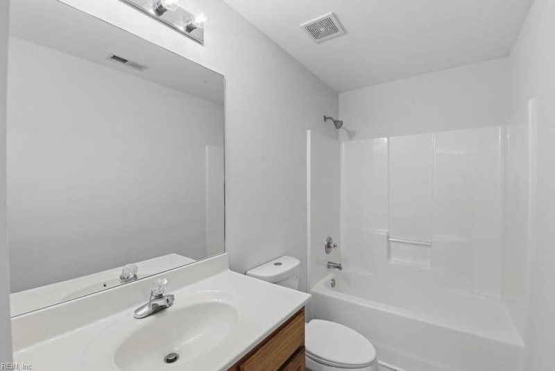 Photo 21 of 35 residential for sale in Gloucester County virginia