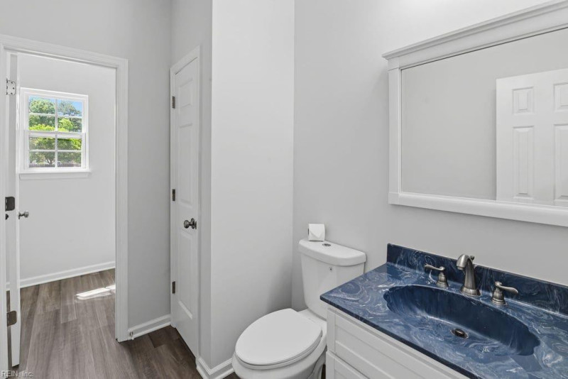 Photo 27 of 35 residential for sale in Gloucester County virginia