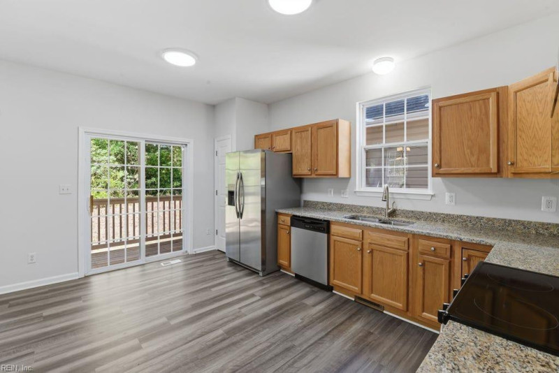 Photo 4 of 35 residential for sale in Gloucester County virginia