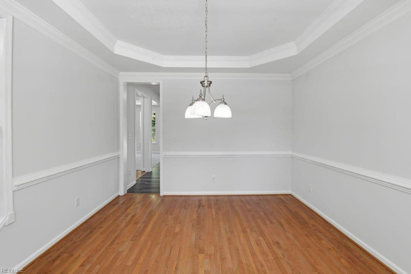 Photo 6 of 35 residential for sale in Gloucester County virginia