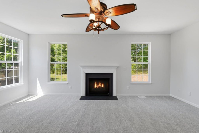 Photo 8 of 35 residential for sale in Gloucester County virginia