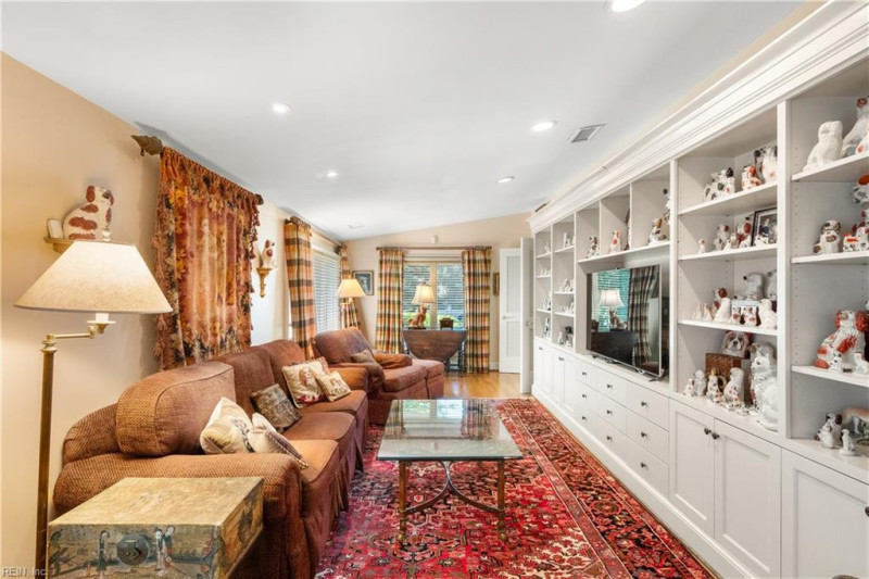 Photo 9 of 50 residential for sale in Virginia Beach virginia