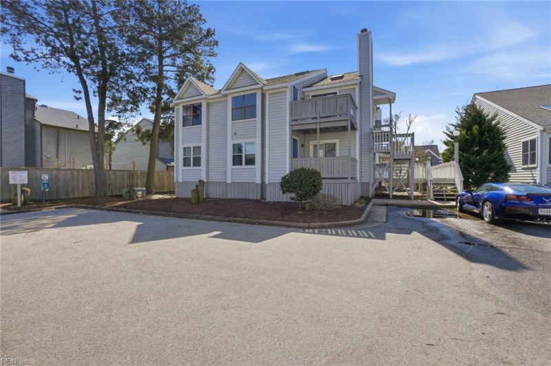 Photo 2 of 23 residential for sale in Virginia Beach virginia