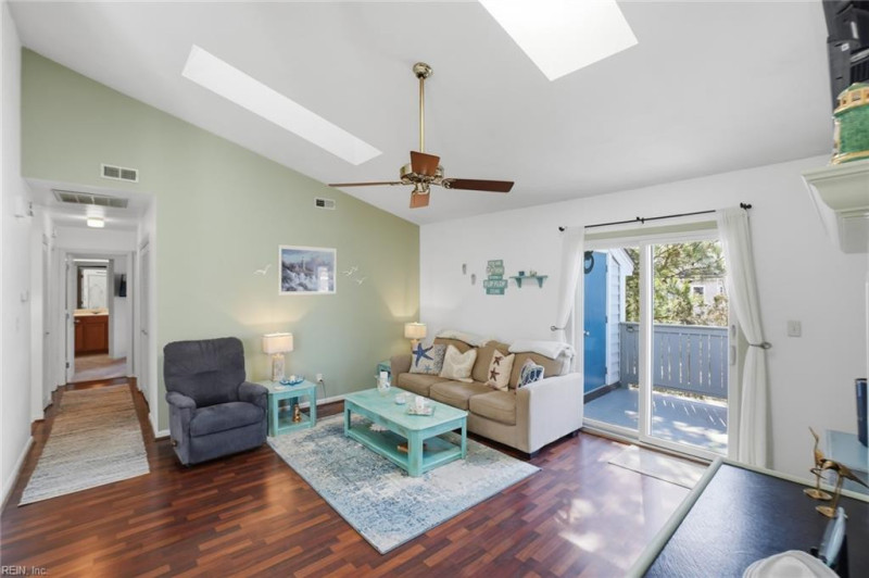 Photo 4 of 23 residential for sale in Virginia Beach virginia