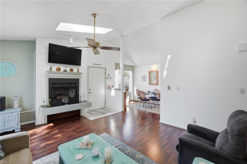 Photo 5 of 23 residential for sale in Virginia Beach virginia