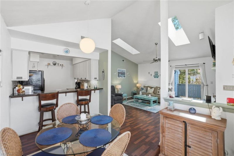 Photo 7 of 23 residential for sale in Virginia Beach virginia