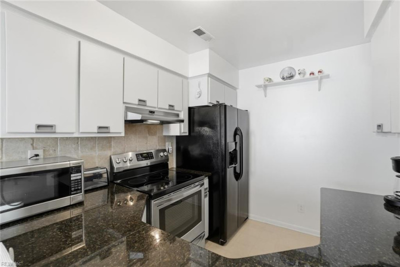 Photo 9 of 23 residential for sale in Virginia Beach virginia