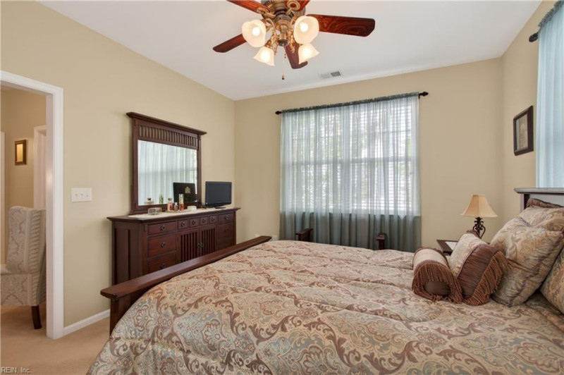 Photo 16 of 29 residential for sale in Chesapeake virginia