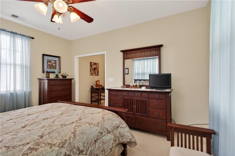 Photo 17 of 29 residential for sale in Chesapeake virginia