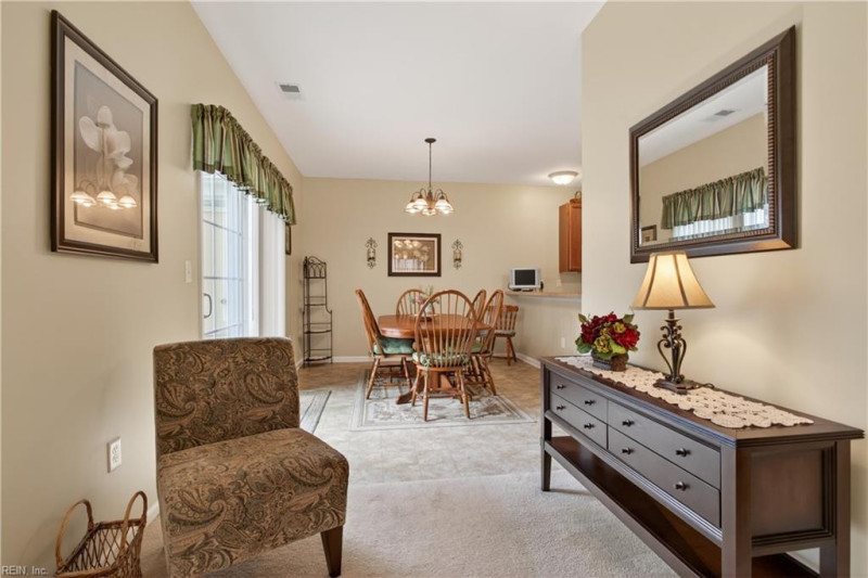Photo 6 of 29 residential for sale in Chesapeake virginia