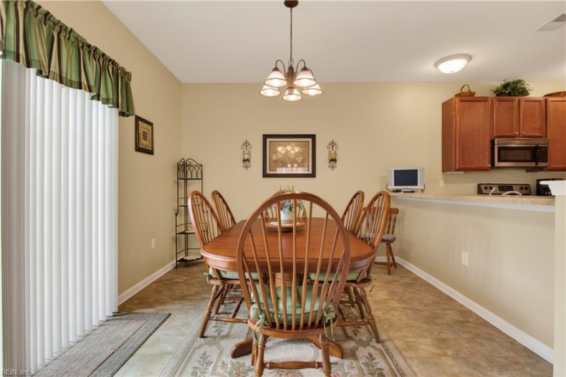 Photo 7 of 29 residential for sale in Chesapeake virginia