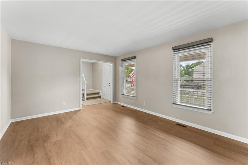 Photo 13 of 38 residential for sale in Chesapeake virginia