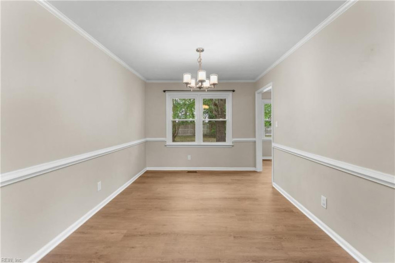 Photo 14 of 38 residential for sale in Chesapeake virginia