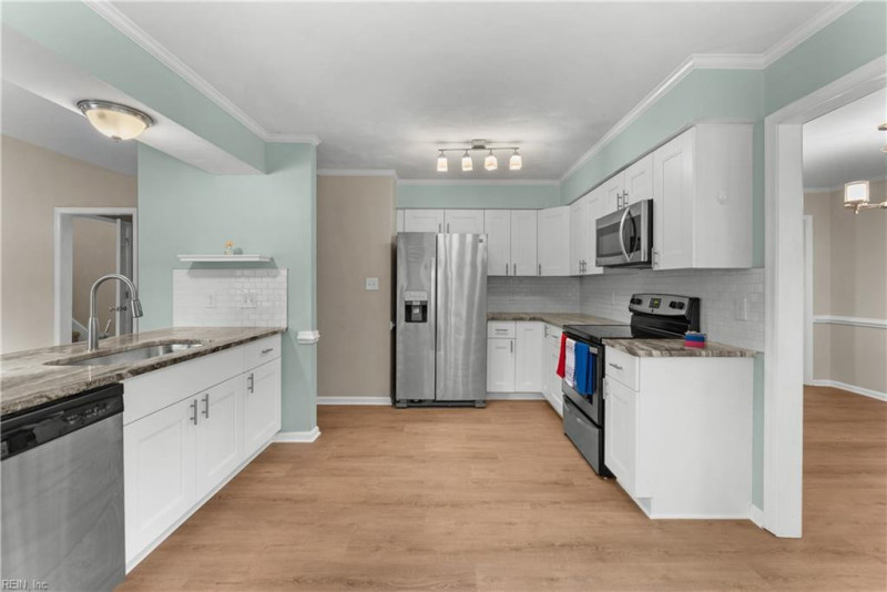 Photo 15 of 38 residential for sale in Chesapeake virginia