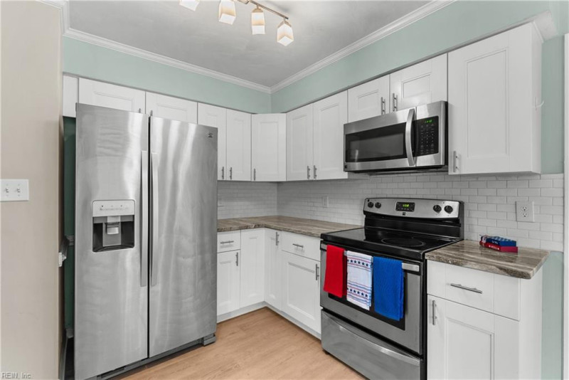Photo 16 of 38 residential for sale in Chesapeake virginia