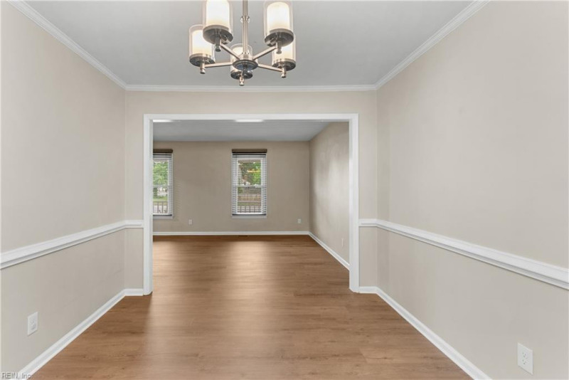 Photo 19 of 38 residential for sale in Chesapeake virginia