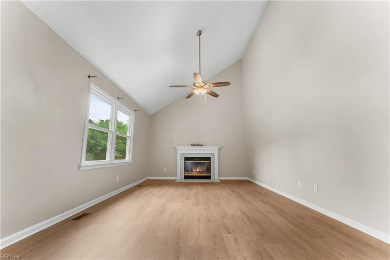 Photo 21 of 38 residential for sale in Chesapeake virginia