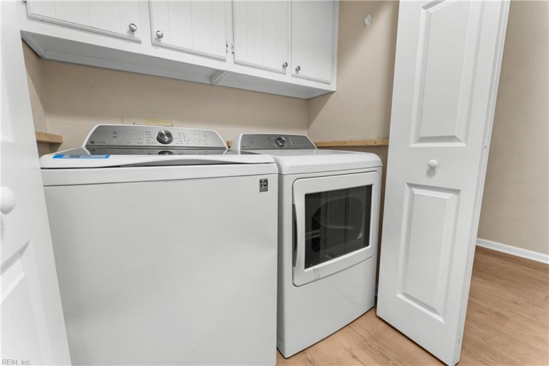 Photo 25 of 38 residential for sale in Chesapeake virginia