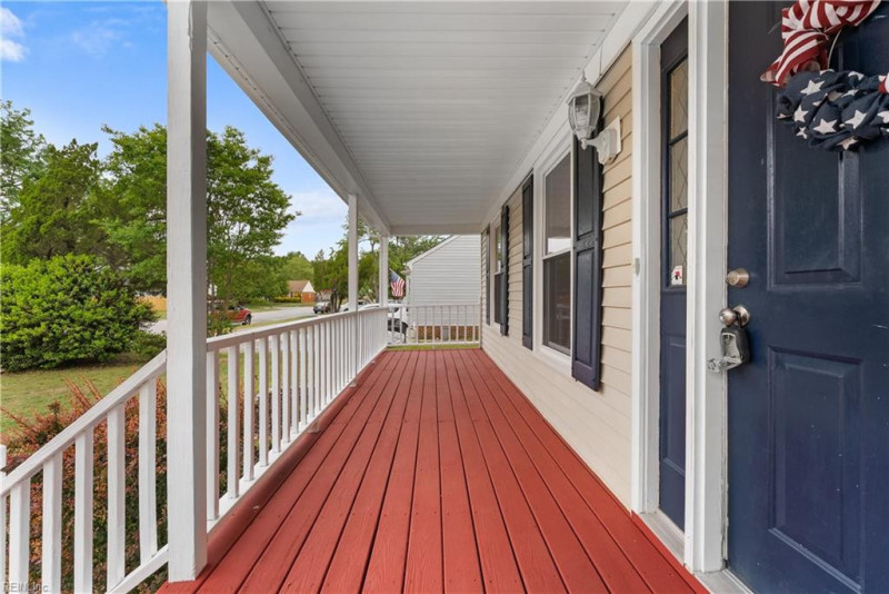 Photo 7 of 38 residential for sale in Chesapeake virginia
